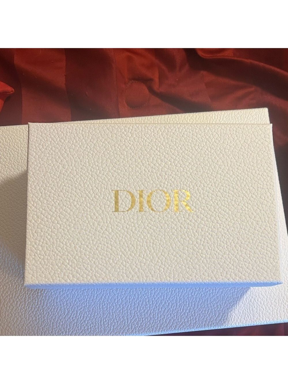 Dior box with Luxury Tissue Paper in White and Gold - Picture 1 of 5